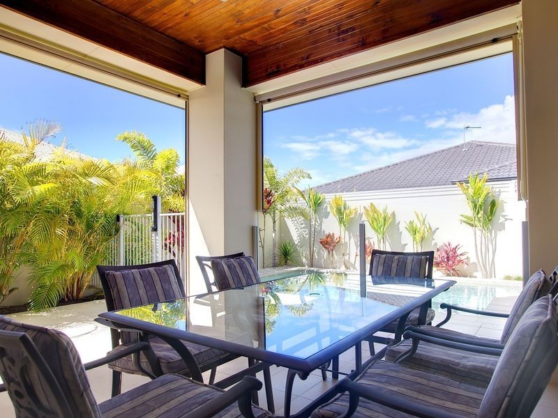 25 Rhodium Crescent, Hope Island QLD 4212