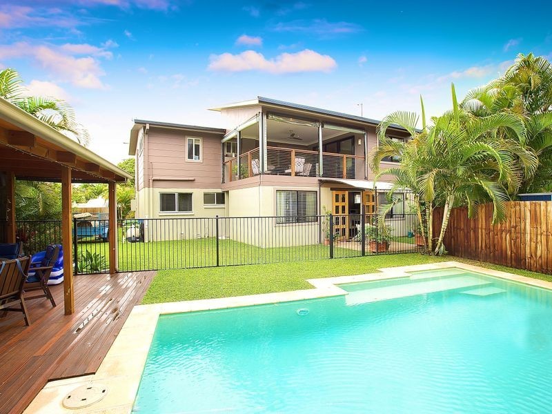 11 Buddeh Street, Hope Island QLD 4212