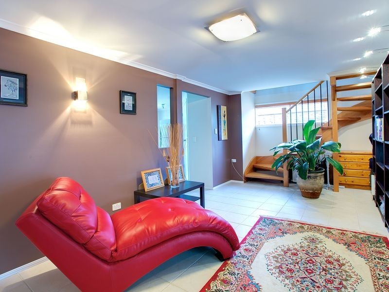 11 Buddeh Street, Hope Island QLD 4212