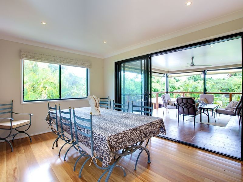 11 Buddeh Street, Hope Island QLD 4212