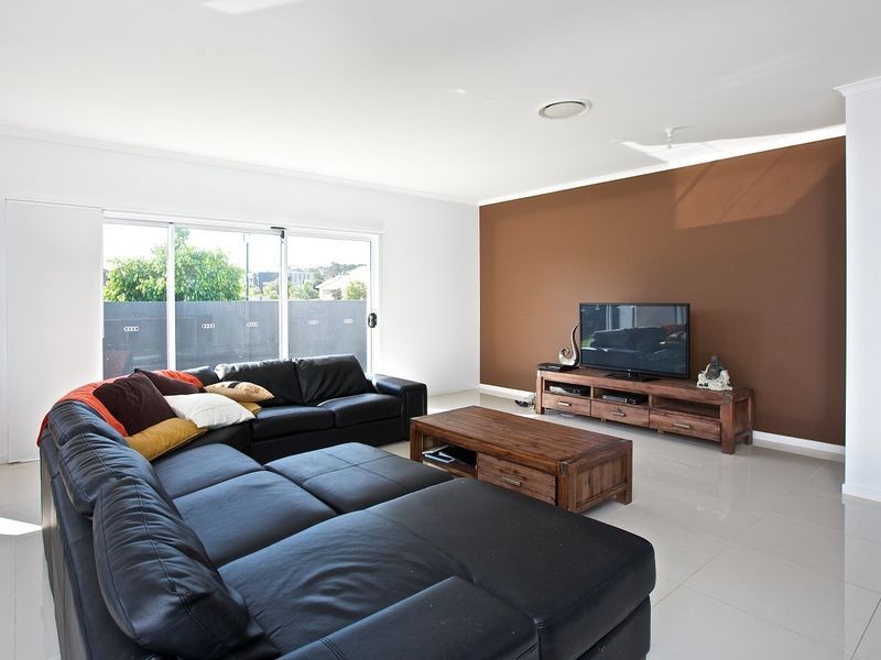 35 Rhodium Crescent, Hope Island QLD 4212