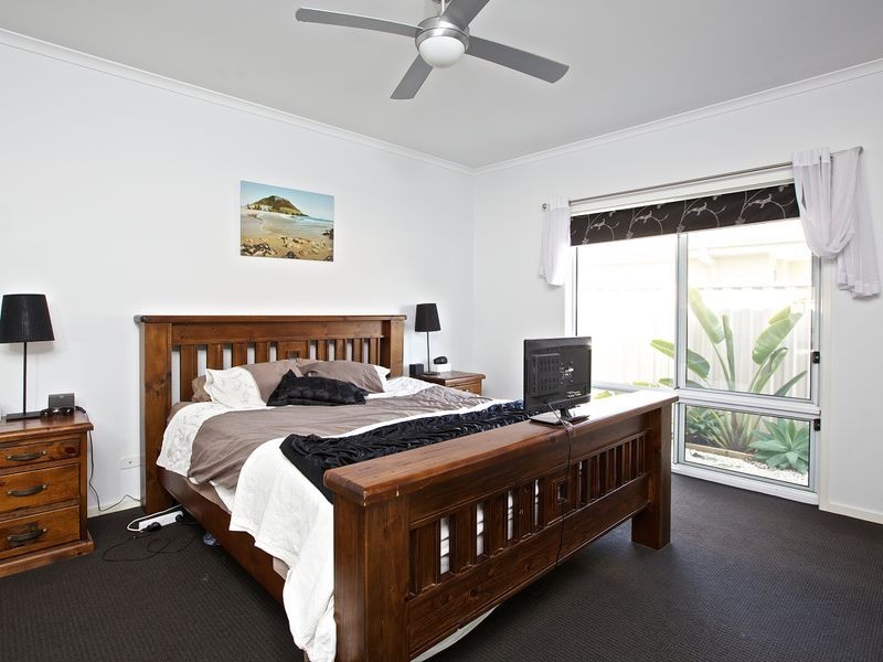 35 Rhodium Crescent, Hope Island QLD 4212