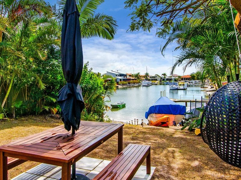5 Bass Place, Paradise Point QLD 4216