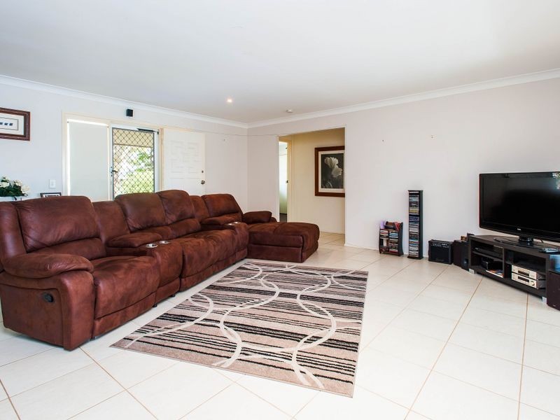 5 Bass Place, Paradise Point QLD 4216