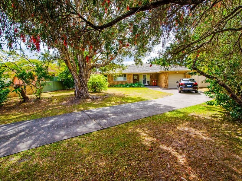 5 Bass Place, Paradise Point QLD 4216