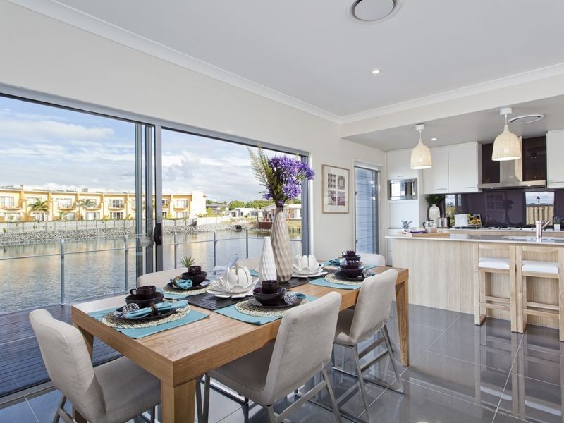 12 Mariner Avenue, Hope Island QLD 4212