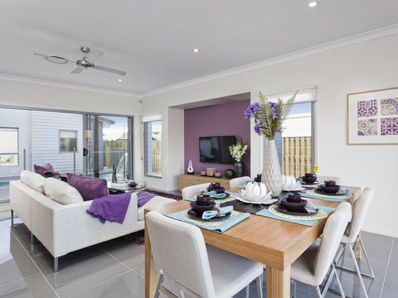 12 Mariner Avenue, Hope Island QLD 4212