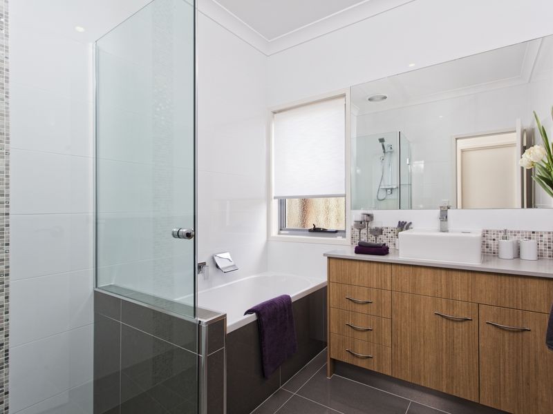 12 Mariner Avenue, Hope Island QLD 4212