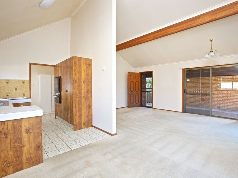 4 Menindee Avenue, Coombabah QLD 4216