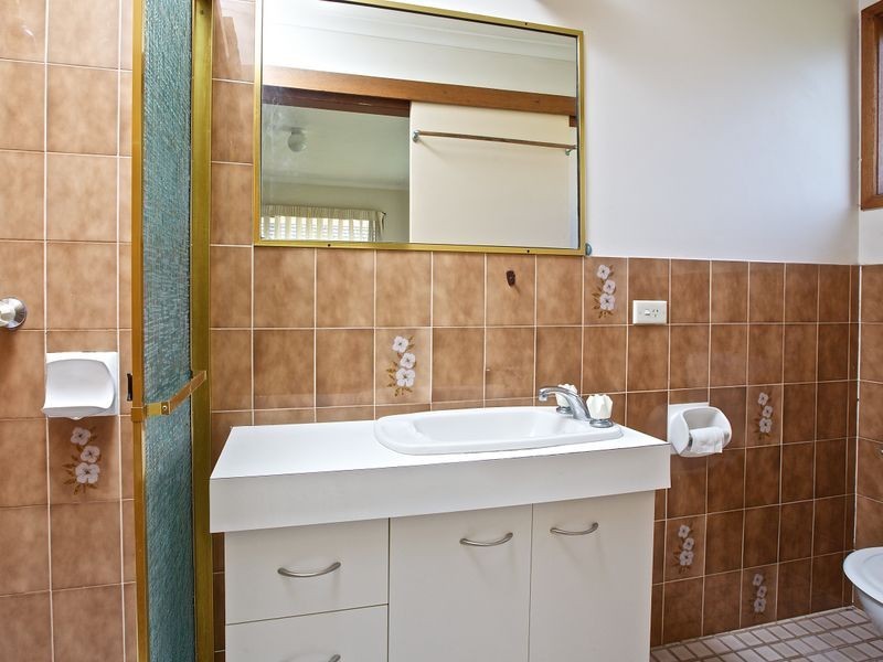 4 Menindee Avenue, Coombabah QLD 4216