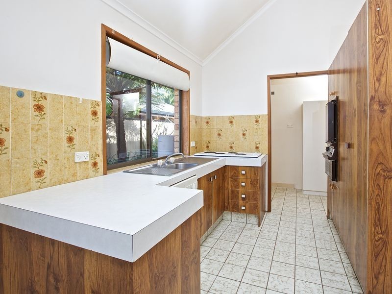 4 Menindee Avenue, Coombabah QLD 4216