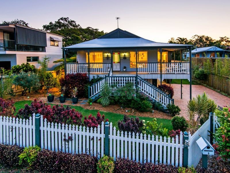 8 Iragana Street, Hope Island QLD 4212