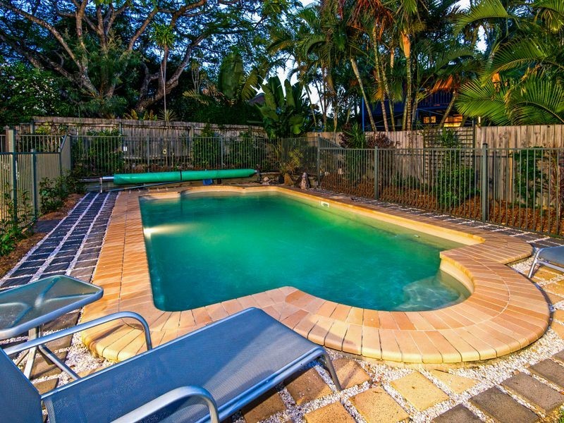 8 Iragana Street, Hope Island QLD 4212