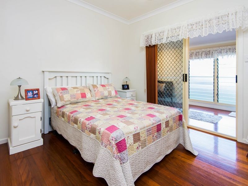 8 Iragana Street, Hope Island QLD 4212