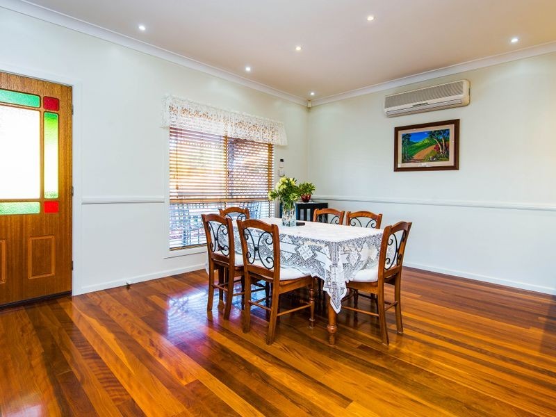 8 Iragana Street, Hope Island QLD 4212