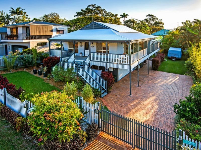 8 Iragana Street, Hope Island QLD 4212