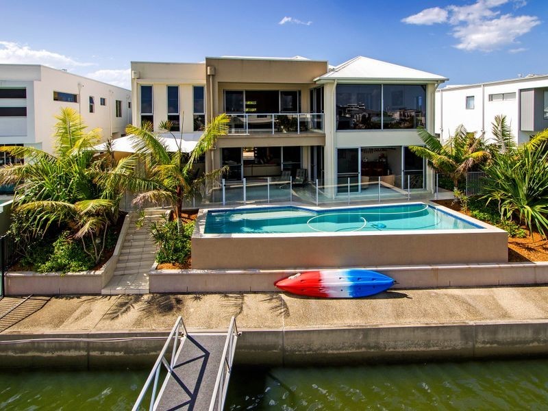 37 North Quay Drive, Biggera Waters QLD 4216