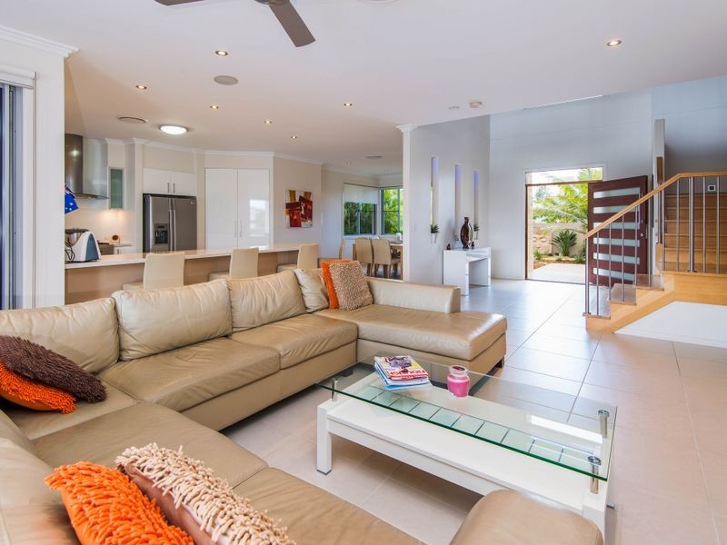 37 North Quay Drive, Biggera Waters QLD 4216