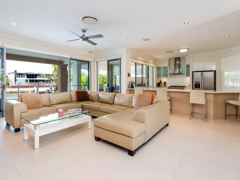 37 North Quay Drive, Biggera Waters QLD 4216