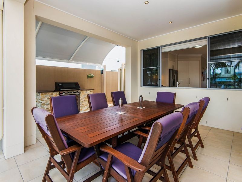 37 North Quay Drive, Biggera Waters QLD 4216