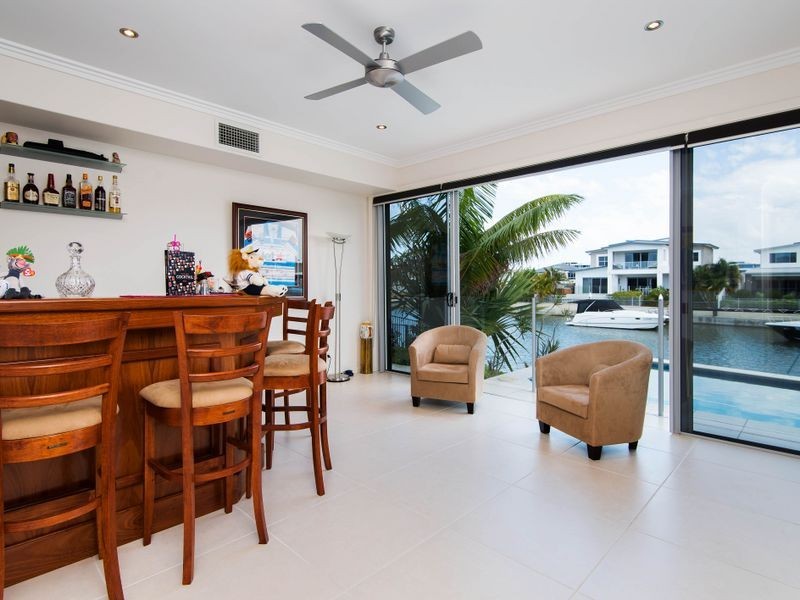 37 North Quay Drive, Biggera Waters QLD 4216