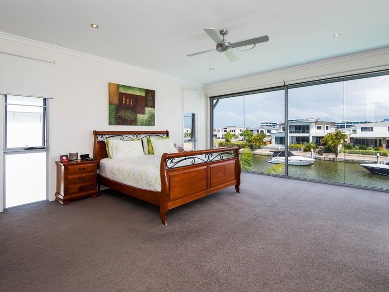 37 North Quay Drive, Biggera Waters QLD 4216