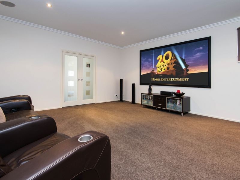 37 North Quay Drive, Biggera Waters QLD 4216