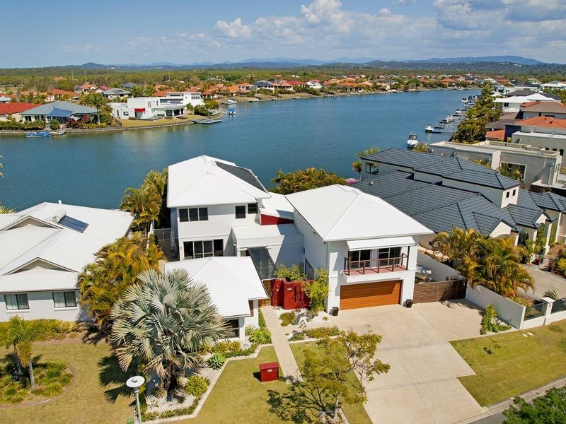 64 The Peninsula, Helensvale QLD 4212