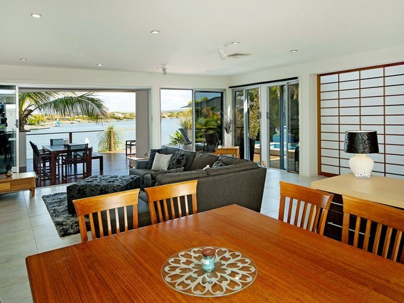 64 The Peninsula, Helensvale QLD 4212