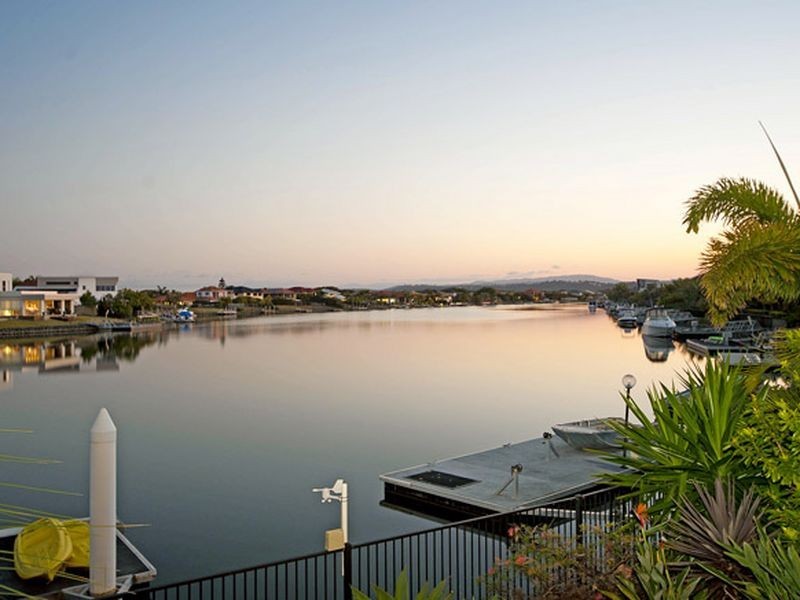 64 The Peninsula, Helensvale QLD 4212