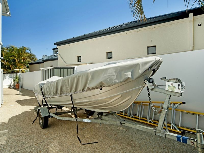 64 The Peninsula, Helensvale QLD 4212