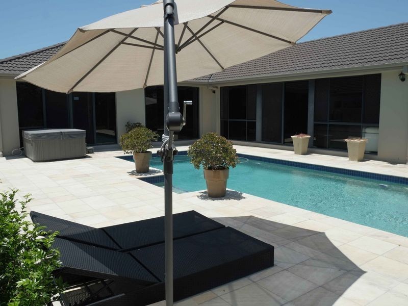 27 Calmwater Crescent, Helensvale QLD 4212