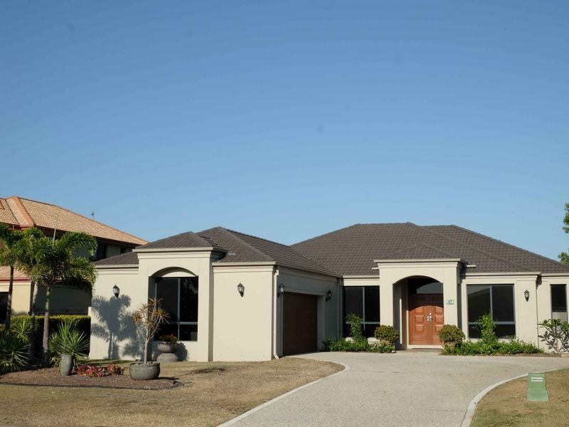 27 Calmwater Crescent, Helensvale QLD 4212