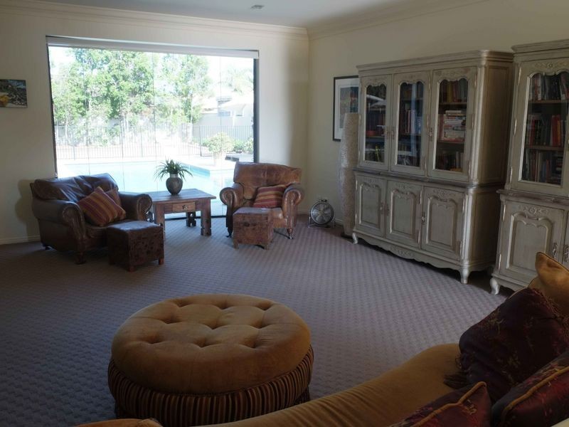 27 Calmwater Crescent, Helensvale QLD 4212