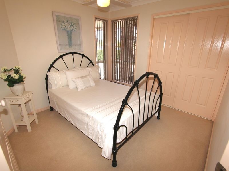 42 Burrinjuck Drive, Coombabah QLD 4216