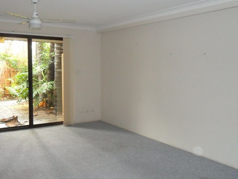 2/145 Government Road, Labrador QLD 4215