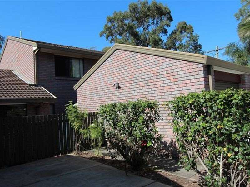 2/145 Government Road, Labrador QLD 4215