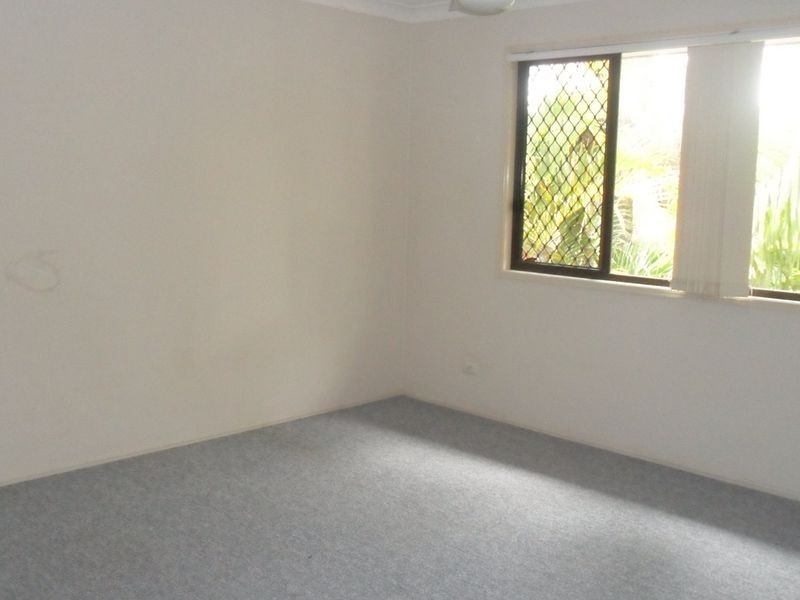 2/145 Government Road, Labrador QLD 4215