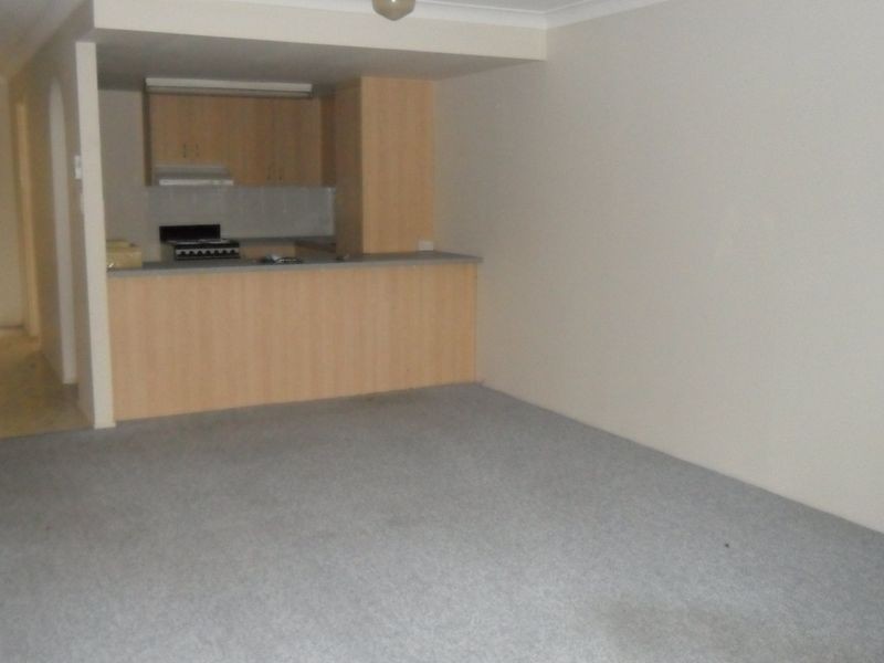 2/145 Government Road, Labrador QLD 4215