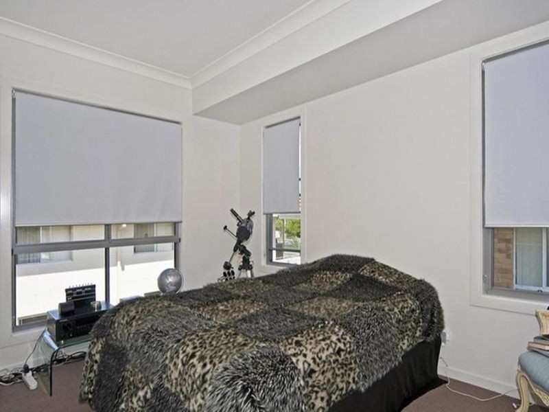 2/38 Victor Avenue, Paradise Point QLD 4216