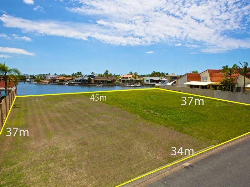 22 Erave Avenue, Runaway Bay QLD 4216