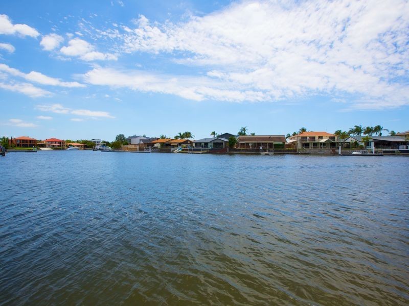 22 Erave Avenue, Runaway Bay QLD 4216