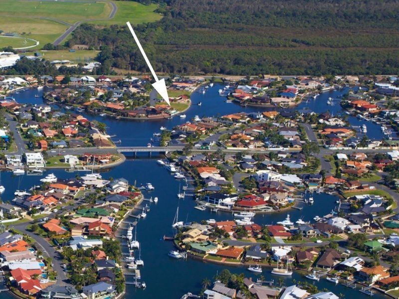 22 Erave Avenue, Runaway Bay QLD 4216