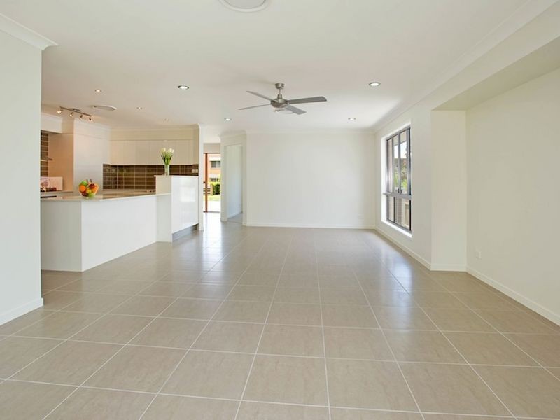36 Errol Avenue, Paradise Point QLD 4216