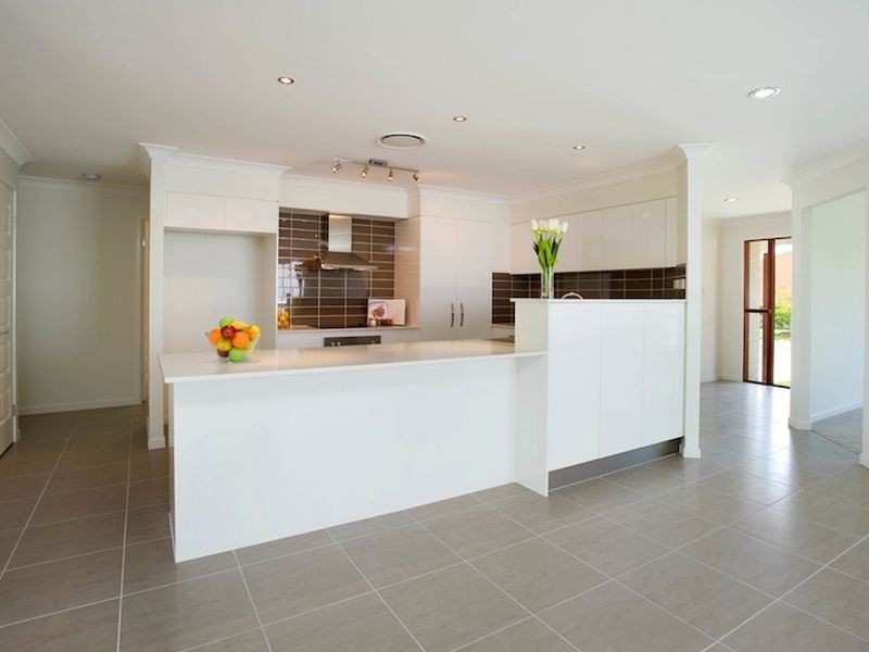36 Errol Avenue, Paradise Point QLD 4216