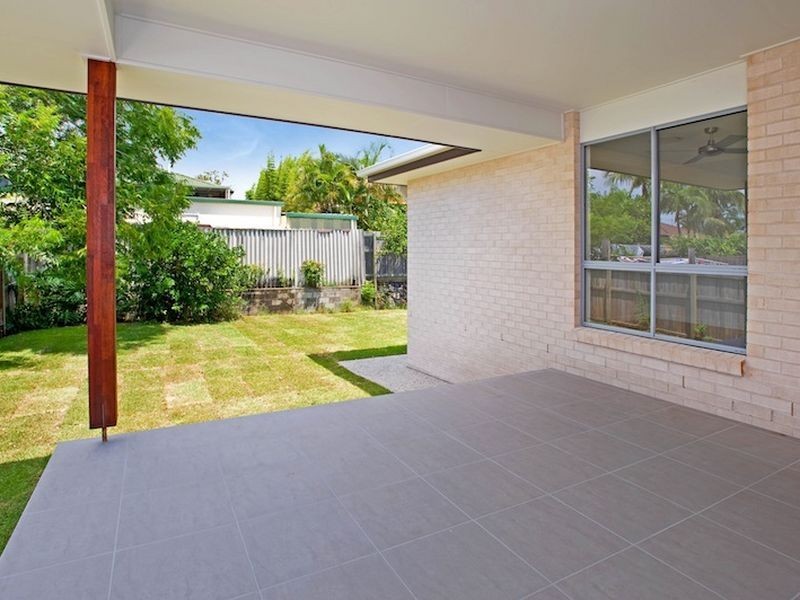 36 Errol Avenue, Paradise Point QLD 4216