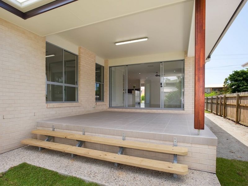 36 Errol Avenue, Paradise Point QLD 4216