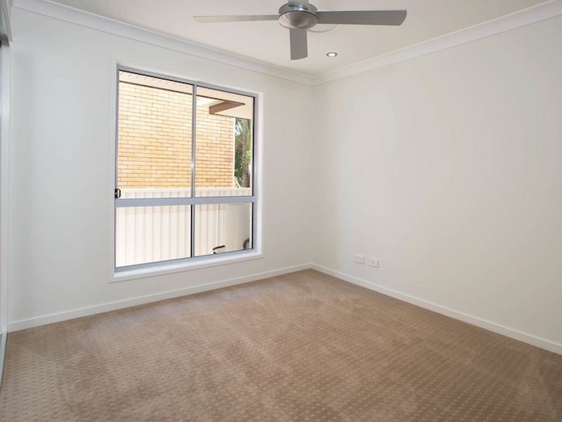 36 Errol Avenue, Paradise Point QLD 4216