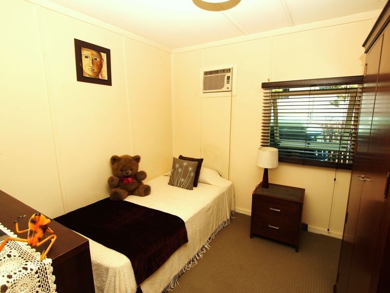 34 Crescent Avenue, Hope Island QLD 4212