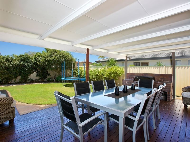 16 Salvia Street, Hollywell QLD 4216